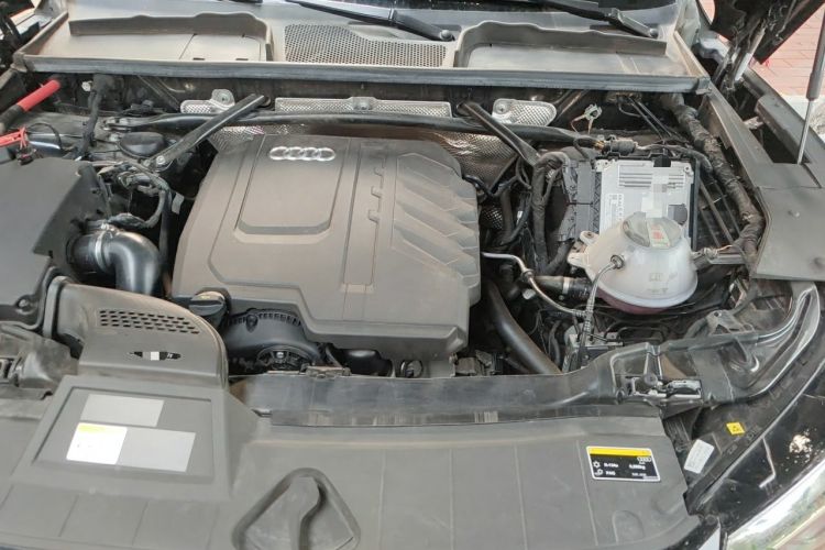 Used Audi Q5L 2024 40 TFSI Luxury Dynamic Edition Engine Bay