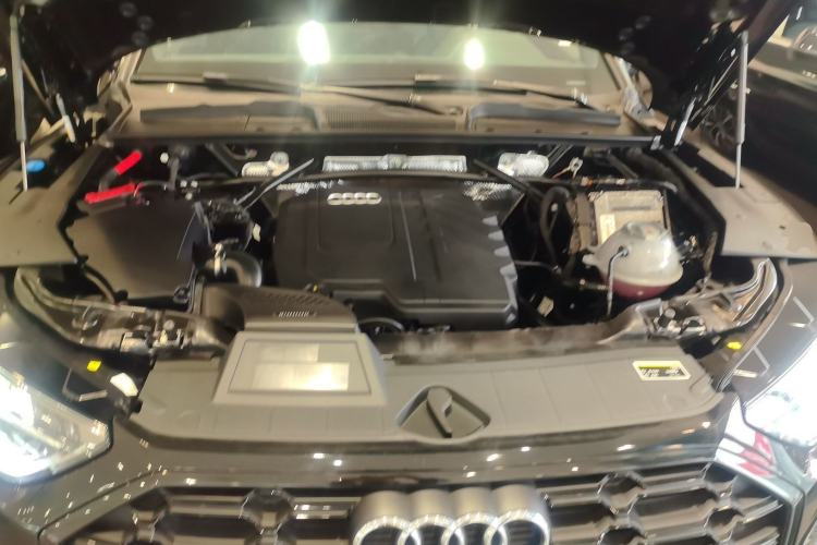 Used Audi Q5L 2024 40 TFSI Fashion Dynamic Model Engine Bay
