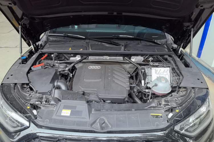 Used Audi Q5L 2024 45 TFSI Luxury Dynamic Model Engine Bay