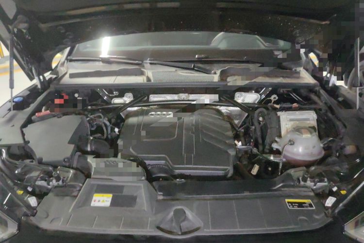 Used Audi Q5L 2024 40 TFSI Luxury Dynamic Edition Engine Bay