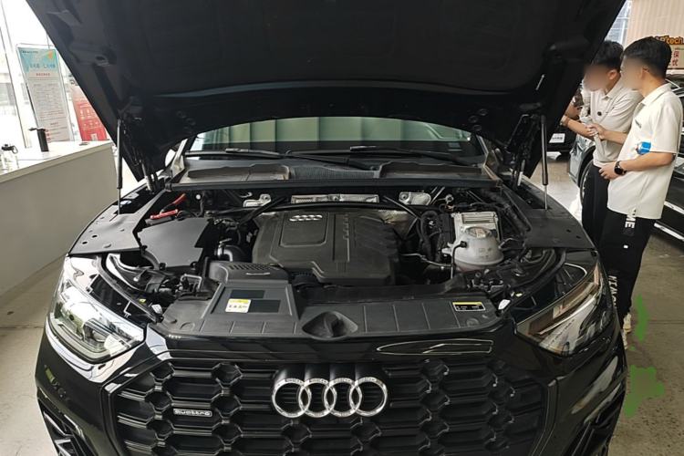 Used Audi Q5L 2024 40 TFSI Luxury Dynamic Edition Engine Bay