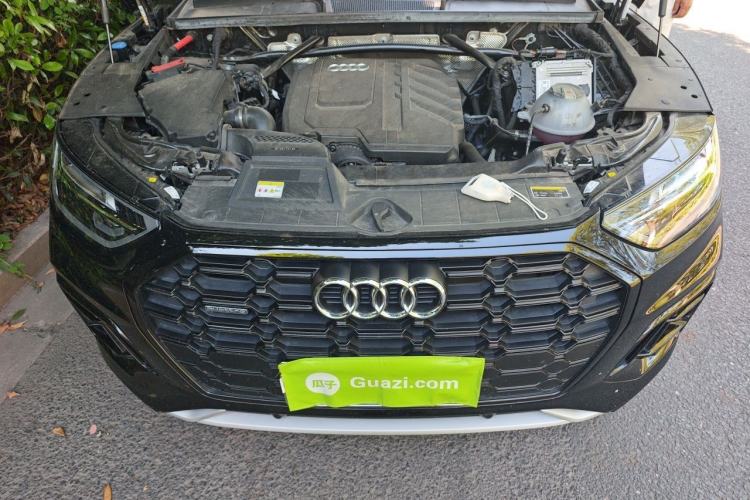 Used Audi Q5L 2024 40 TFSI Luxury Dynamic Edition Engine Bay