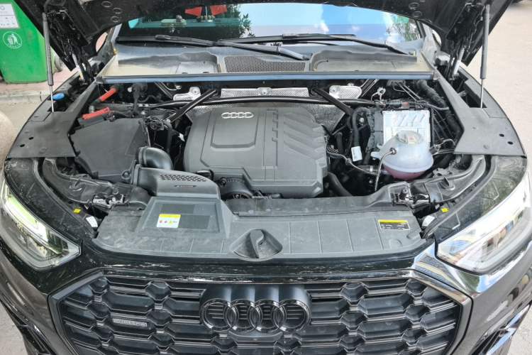 Used Audi Q5L 2024 45 TFSI Luxury Dynamic Model Engine Bay
