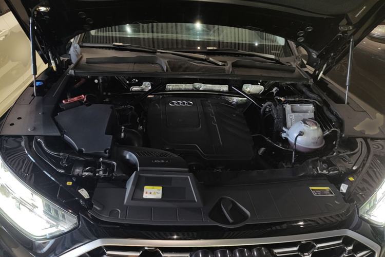 Used Audi Q5L 2024 40 TFSI Fashion Dynamic Model Engine Bay