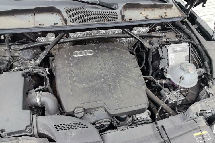 Used Audi Q5L 2024 40 TFSI Fashion Dynamic Model Engine Bay