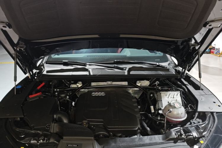 Used Audi Q5L 2024 45 TFSI Luxury Dynamic Model Engine Bay