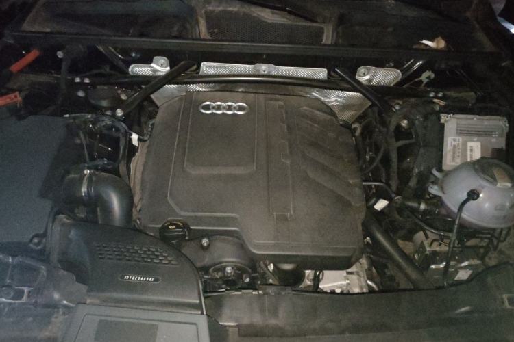 Used Audi Q5L 2024 40 TFSI Fashion Dynamic Model Engine Bay