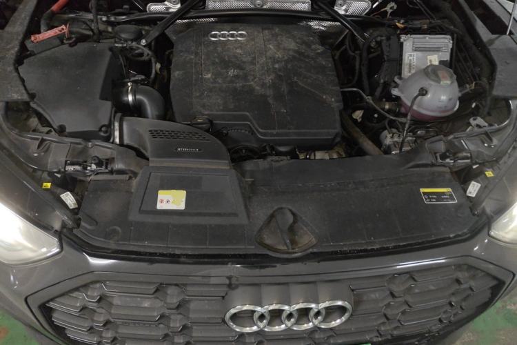 Used Audi Q5L 2024 40 TFSI Luxury Dynamic Edition Engine Bay