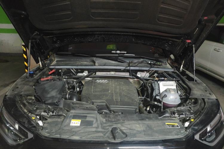 Used Audi Q5L 2024 40 TFSI Luxury Dynamic Edition Engine Bay