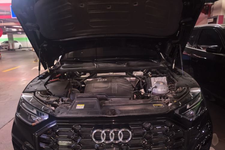 Used Audi Q5L 2024 45 TFSI Luxury Dynamic Model Engine Bay