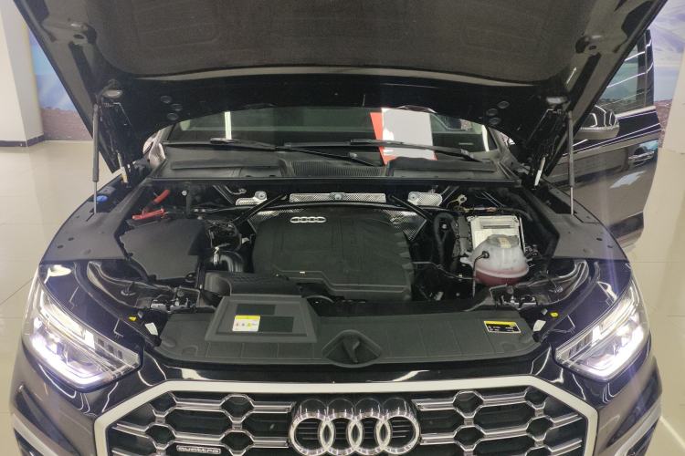 Used Audi Q5L 2024 40 TFSI Fashion Dynamic Model Engine Bay