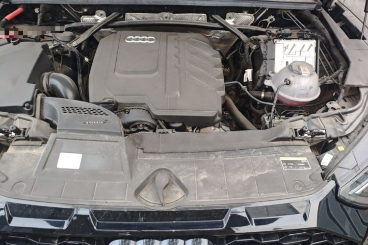 Used Audi Q5L 2024 45 TFSI Luxury Dynamic Model Engine Bay