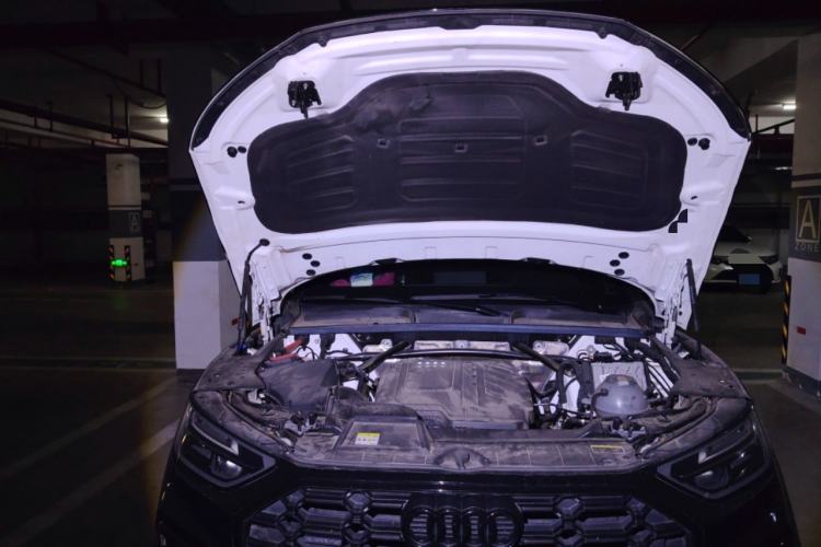 Used Audi Q5L 2024 45 TFSI Luxury Dynamic Model Engine Bay