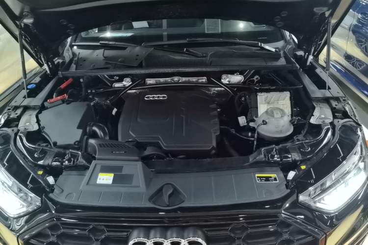 Used Audi Q5L 2024 45 TFSI Luxury Dynamic Model Engine Bay