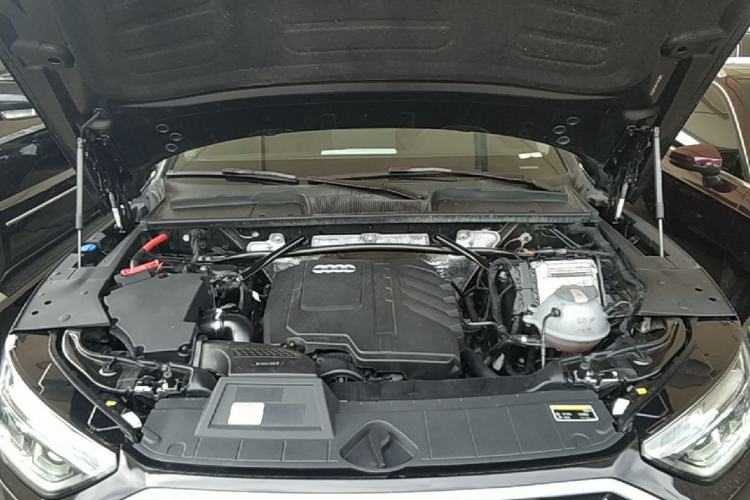 Used Audi Q5L 2024 40 TFSI Fashion Dynamic Model Engine Bay