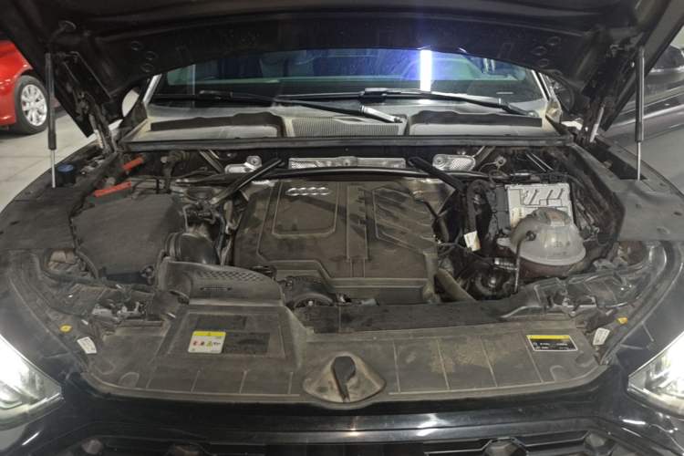 Used Audi Q5L 2024 45 TFSI Luxury Dynamic Model Engine Bay