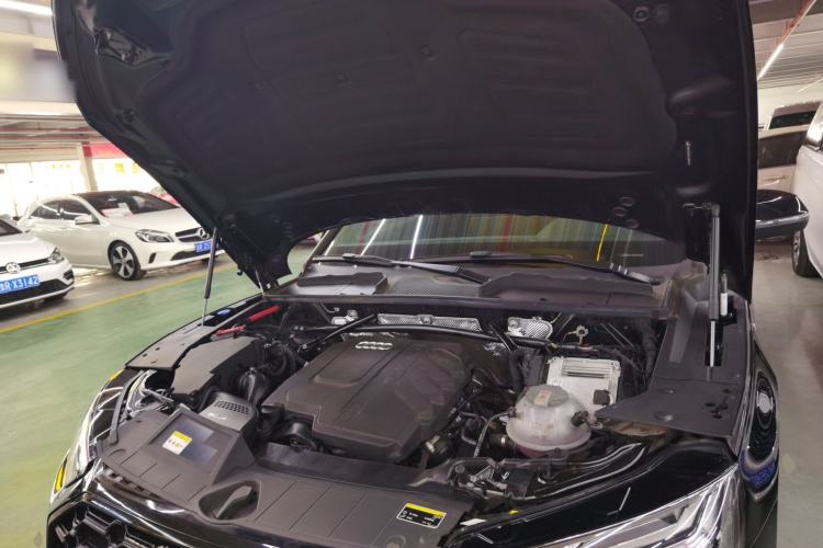 Used Audi Q5L 2024 40 TFSI Luxury Dynamic Edition Engine Bay