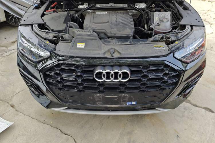 Used Audi Q5L 2024 45 TFSI Luxury Dynamic Model Engine Bay