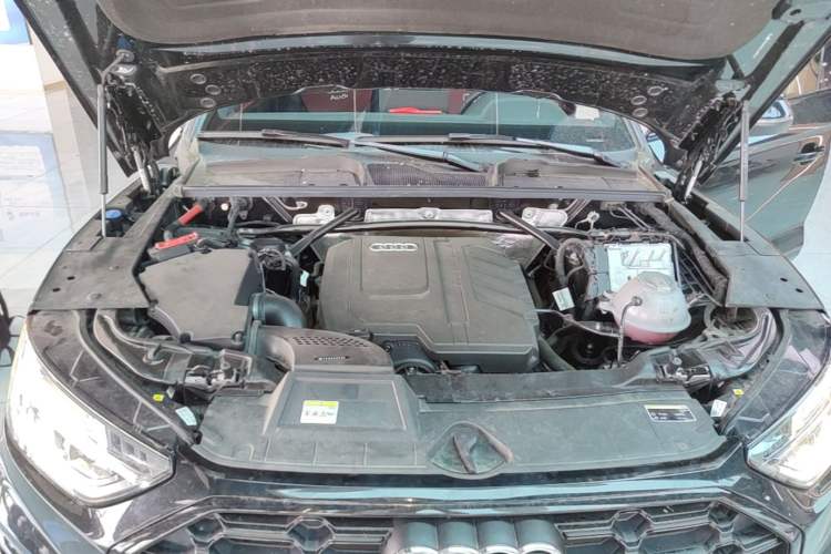 Used Audi Q5L 2024 45 TFSI Luxury Dynamic Model Engine Bay
