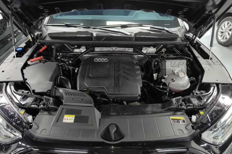 Used Audi Q5L 2024 45 TFSI Luxury Dynamic Model Engine Bay