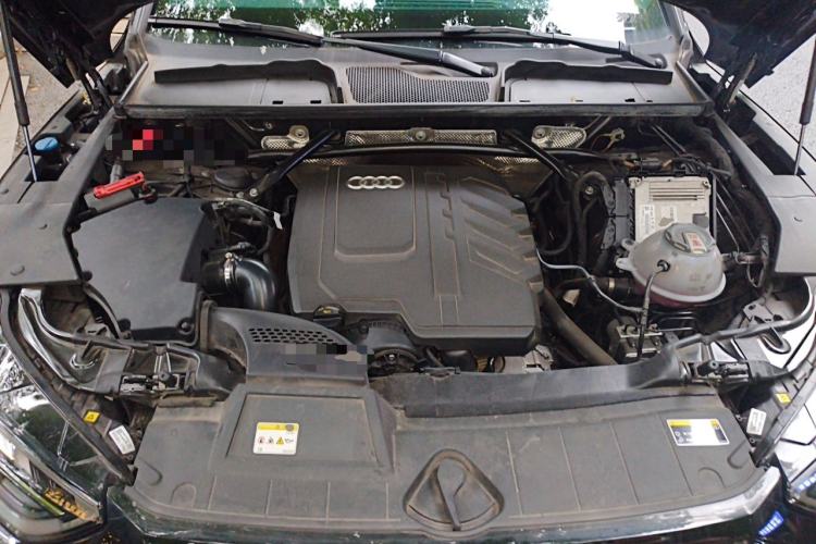 Used Audi Q5L 2024 40 TFSI Luxury Dynamic Edition Engine Bay