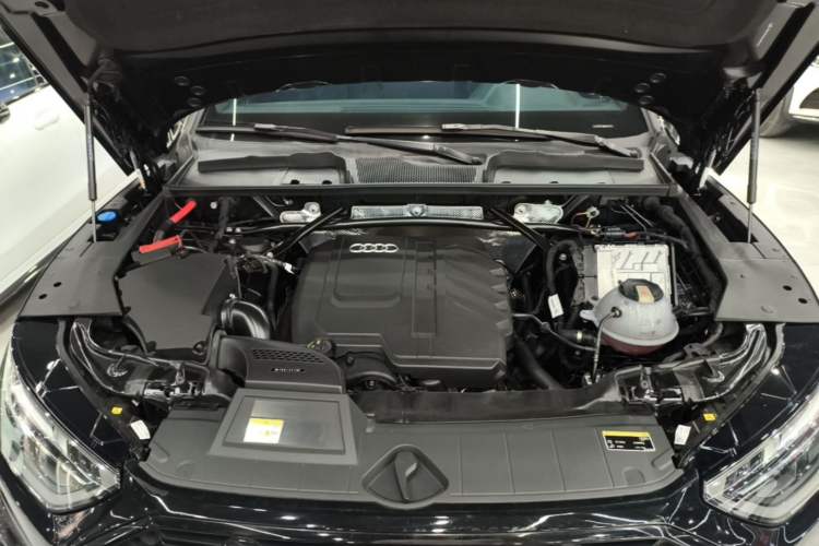 Used Audi Q5L 2024 45 TFSI Luxury Dynamic Model Engine Bay
