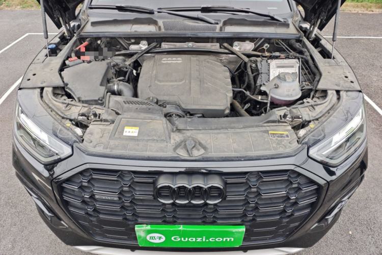 Used Audi Q5L 2024 40 TFSI Luxury Dynamic Edition Engine Bay