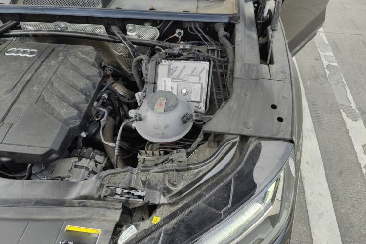 Used Audi Q5L 2024 45 TFSI Luxury Dynamic Model Engine Bay Left