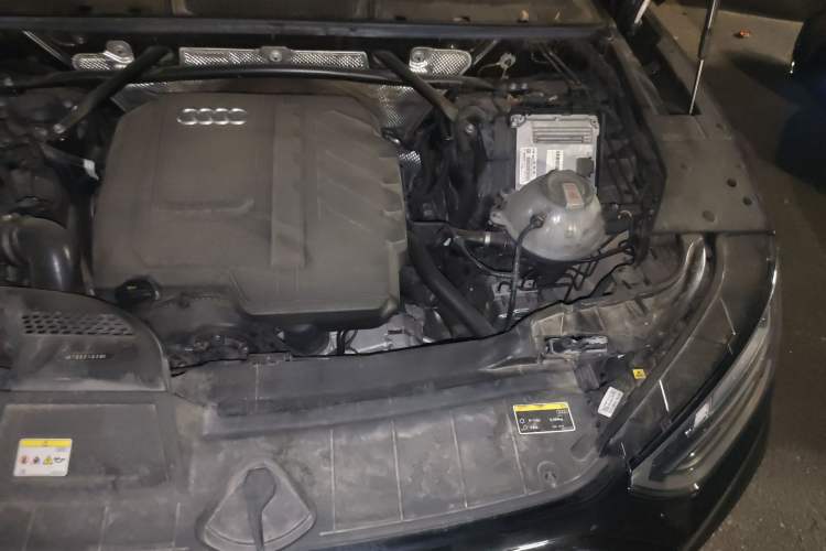 Used Audi Q5L 2024 40 TFSI Luxury Dynamic Edition Engine Bay Left