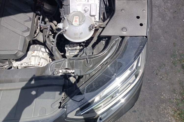 Used Audi Q5L 2024 45 TFSI Luxury Dynamic Model Engine Bay Left