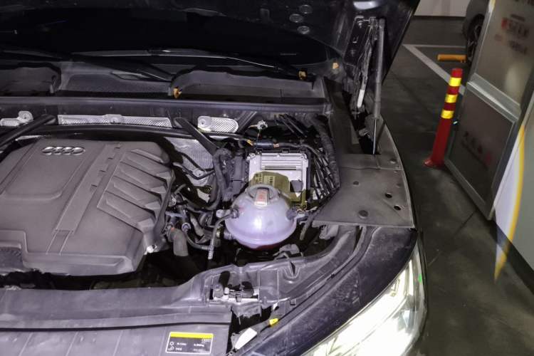 Used Audi Q5L 2024 40 TFSI Luxury Dynamic Edition Engine Bay Left