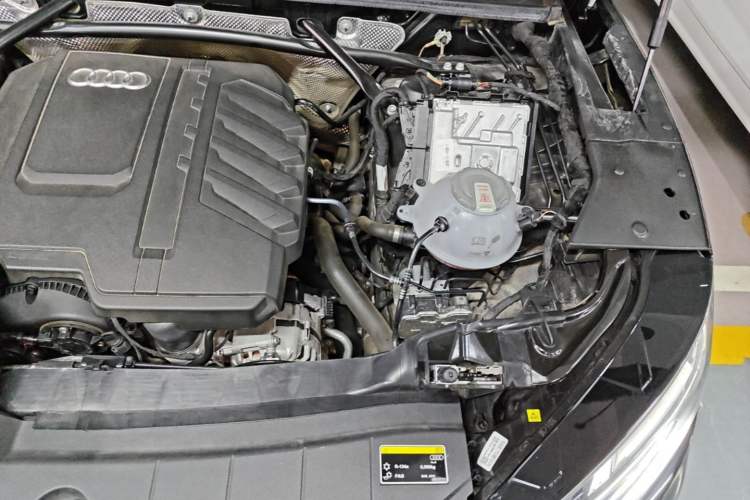 Used Audi Q5L 2024 45 TFSI Luxury Dynamic Model Engine Bay Left