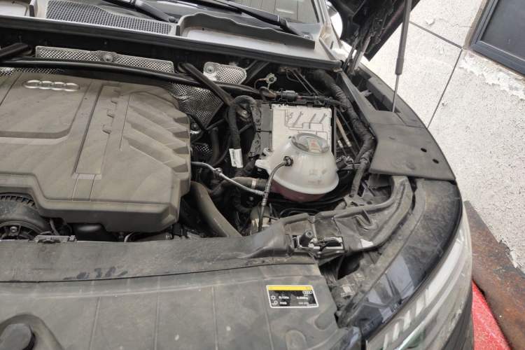 Used Audi Q5L 2024 45 TFSI Prestige Dynamic Edition Engine Bay Left