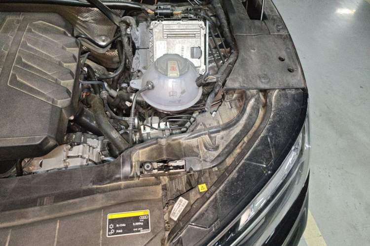 Used Audi Q5L 2024 40 TFSI Luxury Dynamic Edition Engine Bay Left