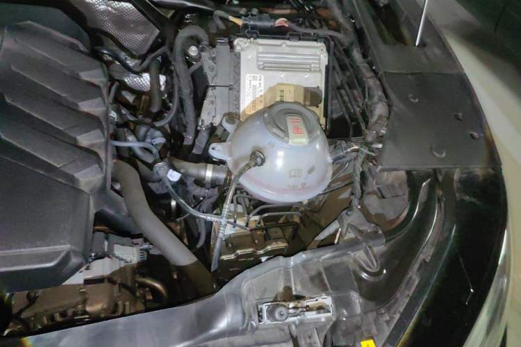 Used Audi Q5L 2024 40 TFSI Luxury Dynamic Edition Engine Bay Left