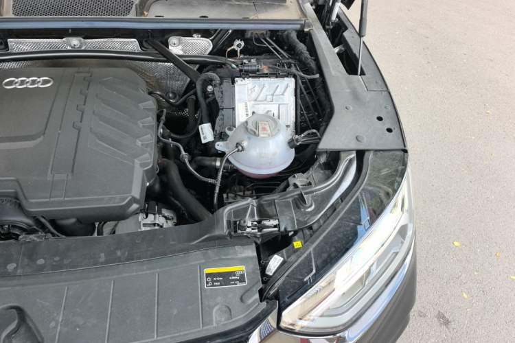 Used Audi Q5L 2024 45 TFSI Luxury Dynamic Model Engine Bay Left