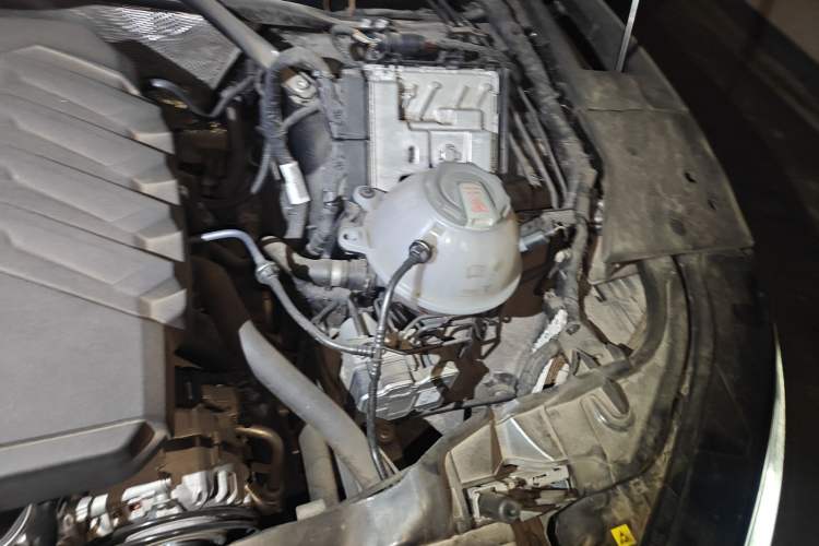 Used Audi Q5L 2024 45 TFSI Luxury Dynamic Model Engine Bay Left