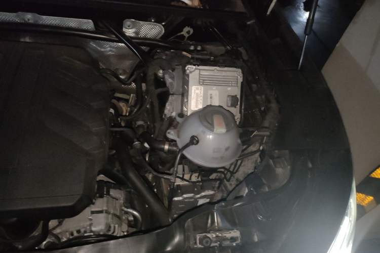 Used Audi Q5L 2024 40 TFSI Fashion Dynamic Model Engine Bay Left