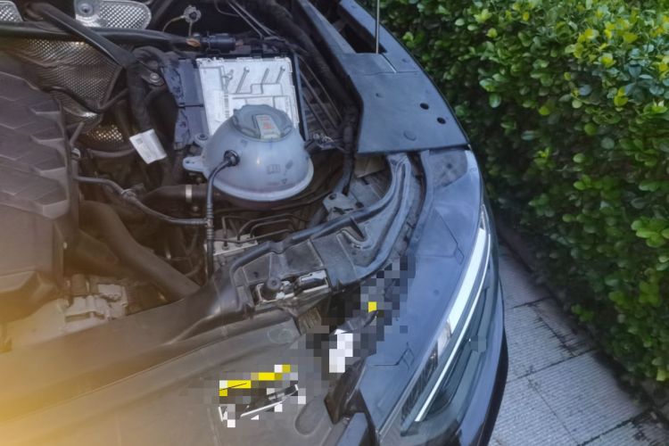 Used Audi Q5L 2024 45 TFSI Luxury Dynamic Model Engine Bay Left