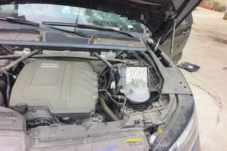 Used Audi Q5L 2024 45 TFSI Luxury Dynamic Model Engine Bay Left