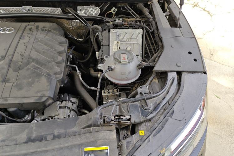 Used Audi Q5L 2024 45 TFSI Luxury Dynamic Model Engine Bay Left