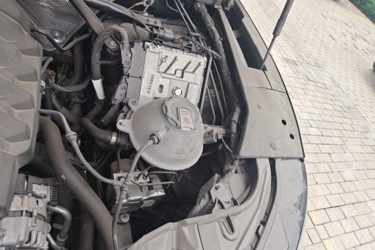 Used Audi Q5L 2024 45 TFSI Luxury Dynamic Model Engine Bay Left