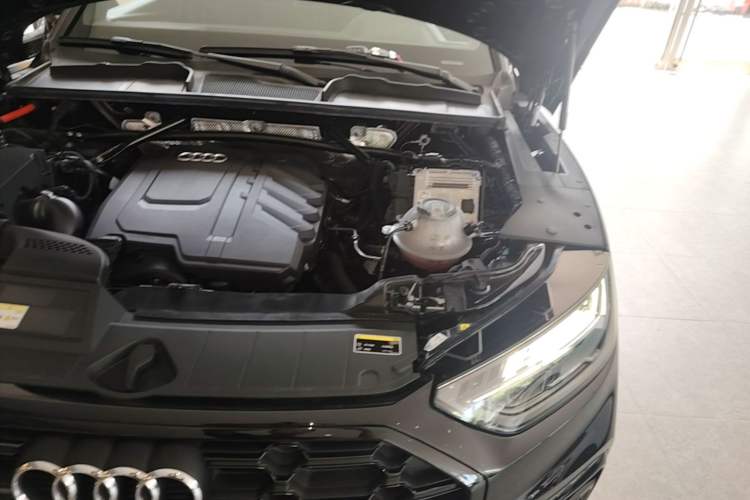 Used Audi Q5L 2024 40 TFSI Luxury Dynamic Edition Engine Bay Left