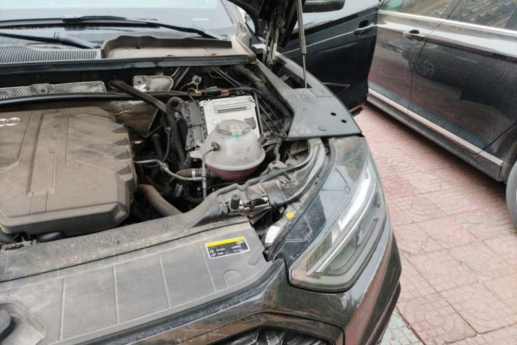 Used Audi Q5L 2024 45 TFSI Luxury Dynamic Model Engine Bay Left