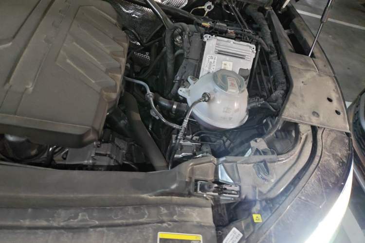 Used Audi Q5L 2024 40 TFSI Luxury Dynamic Edition Engine Bay Left