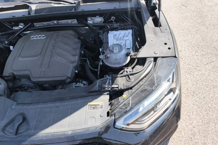 Used Audi Q5L 2024 45 TFSI Luxury Dynamic Model Engine Bay Left