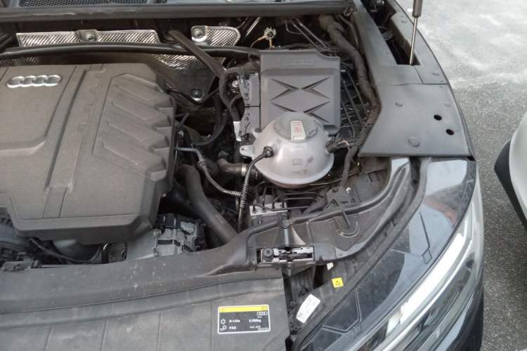 Used Audi Q5L 2024 45 TFSI Luxury Dynamic Model Engine Bay Left