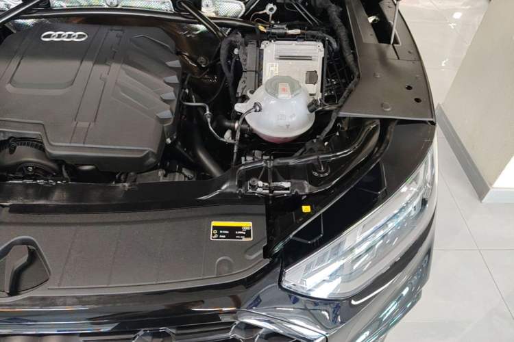 Used Audi Q5L 2024 40 TFSI Luxury Dynamic Edition Engine Bay Left
