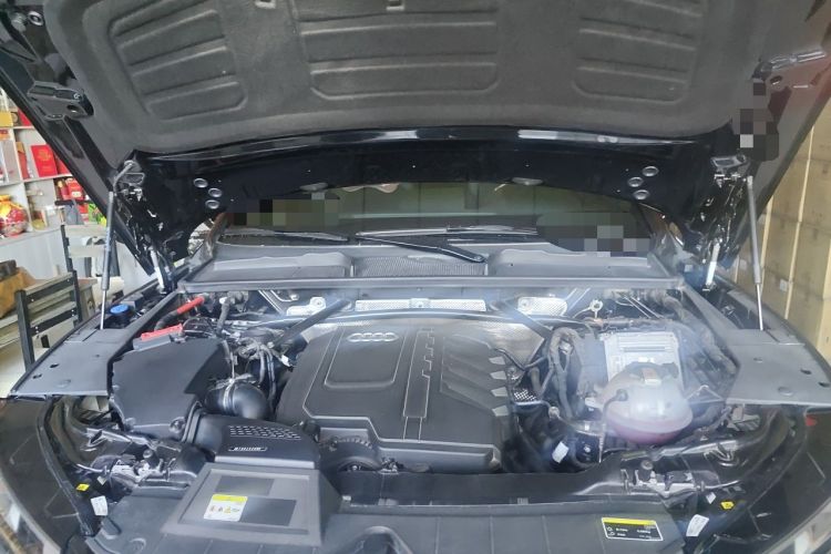 Used Audi Q5L 2024 40 TFSI Luxury Dynamic Edition Engine Bay