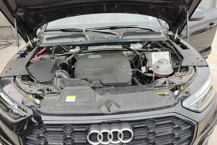 Used Audi Q5L 2024 45 TFSI Luxury Dynamic Model Engine Bay